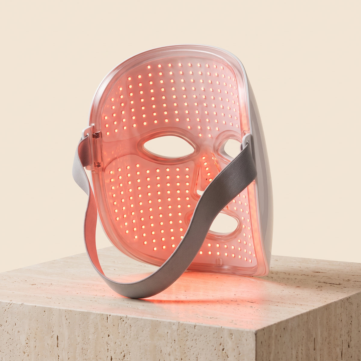 Intérieur du masque LED LumiMask allumé en rouge