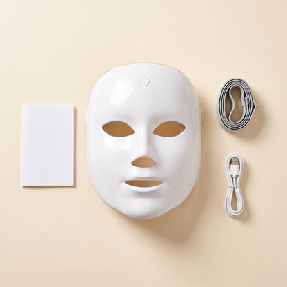 Contenu du LumiMask : masque, sangle réglable, câble USB-C et notice