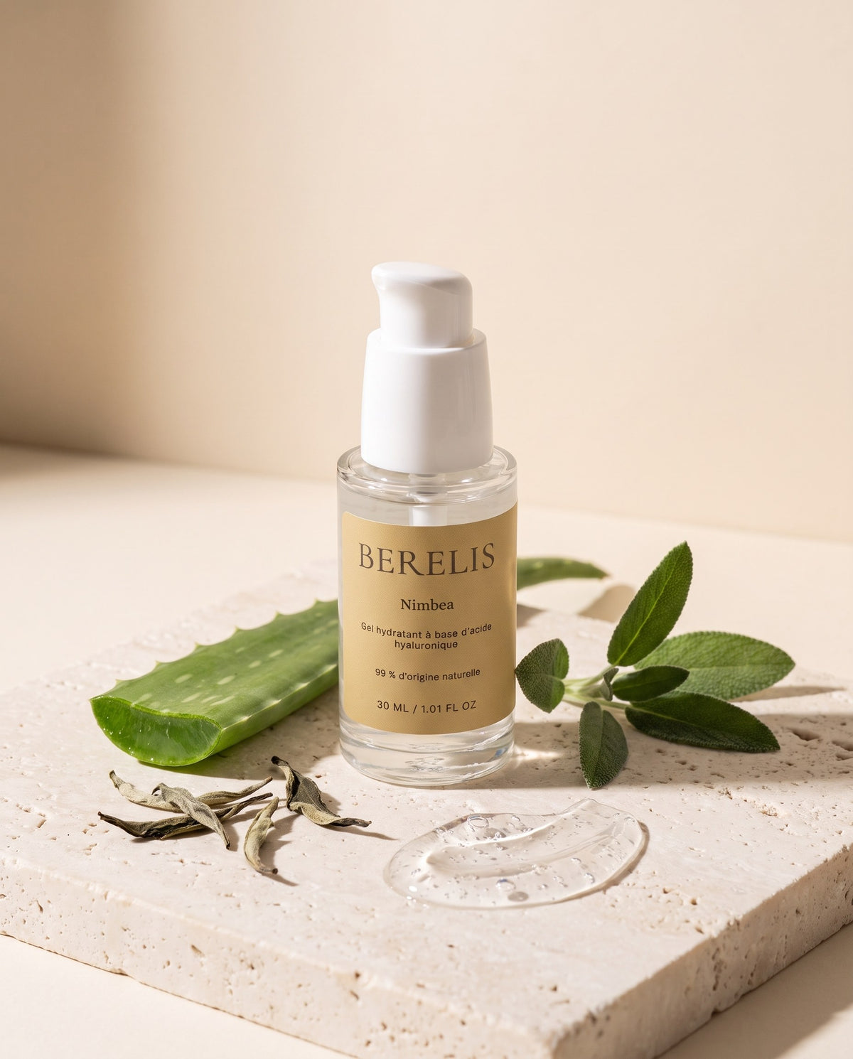 Flacon Nimbea avec feuille d'aloe vera, thé blanc, sauge et gel transparent