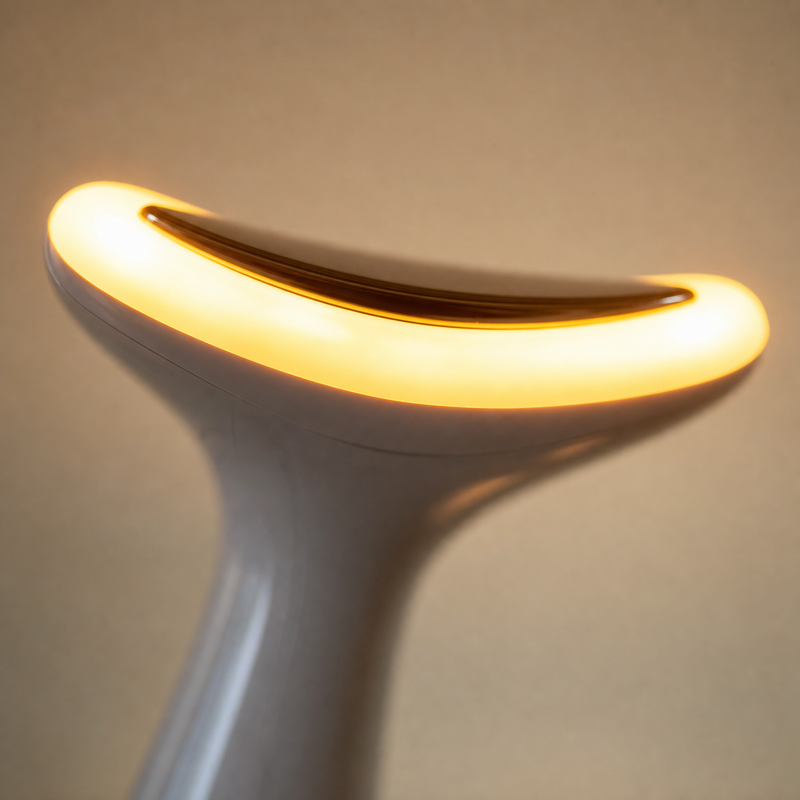 LusterLift — Appareil lifting visage et cou qui redessine l'ovale